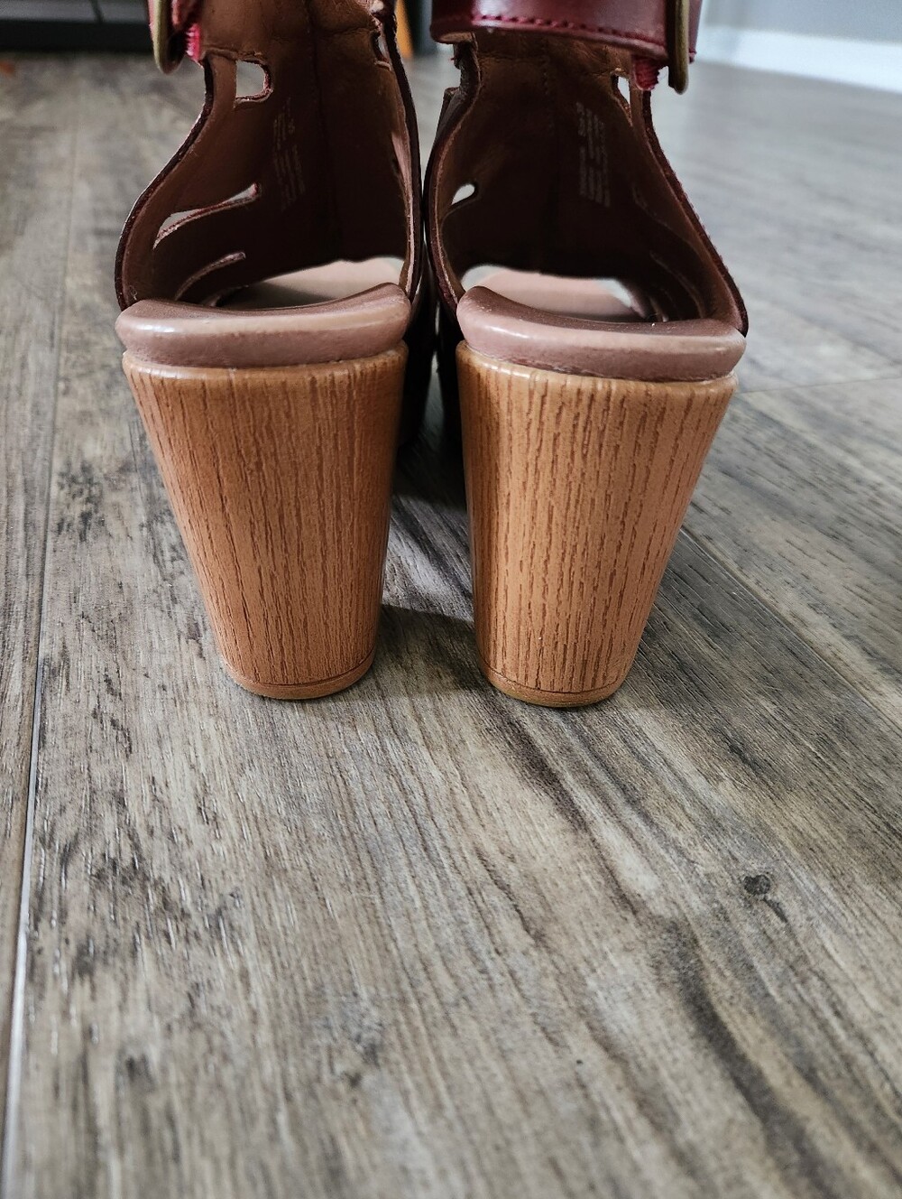 Dansko Demetra Ruby Nubuck Leather Sandals Size 39 US 8.5 - Picture 6 of 11